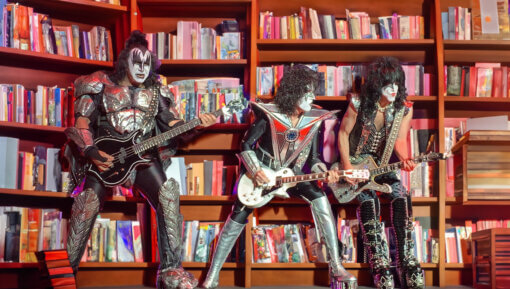 KISS-in-a-bookstore